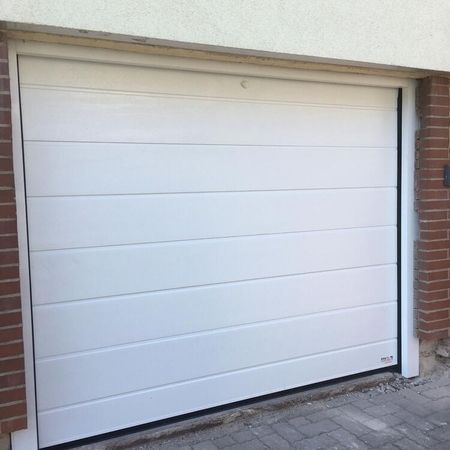 ConDoor, Mittelsicke, Holzstruktur, RAL 9016, Verkehrsweiß