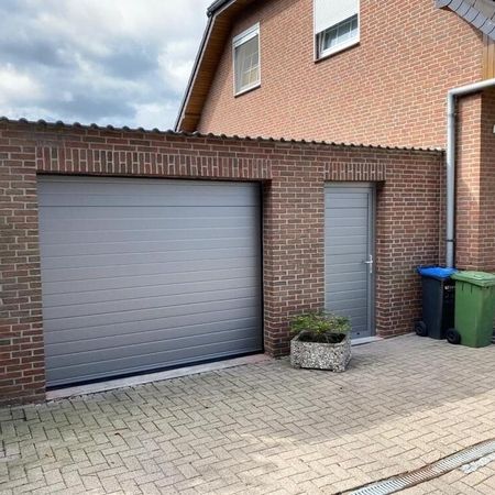 ConDoor Sektionaltor, RAL 7035, Stucco, mit Nebeneingangstür