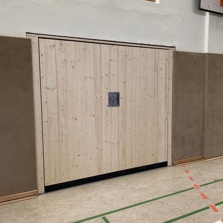 Pfullendorfer Sporthallentore, 2300 x 2100 mm, Holzbeplankt