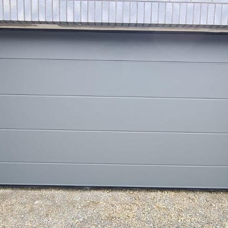 ConDoor Garagen-Sektionaltor ISO40 Typ Satin Plano, RAL 7043, ohne Sicke, glatt