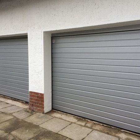 Teckentrup RAL 9006 Weißaluminium waagerechte Sicke