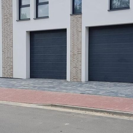 ConDoor Garagen-Sektionaltore, Mittelsicke Woodgrain, RAL 7016 Anthrazitgrau