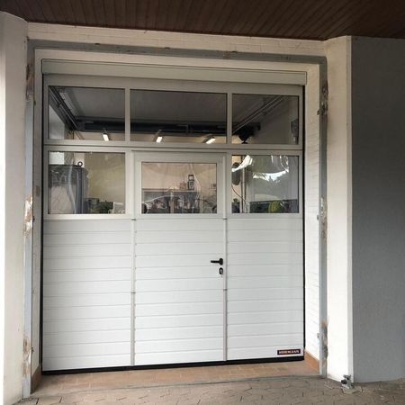 Hörmann Industrie-Sektionaltor SPU F42, 2750 × 3000 mm, RAL 9006 Weißaluminium, Stucco