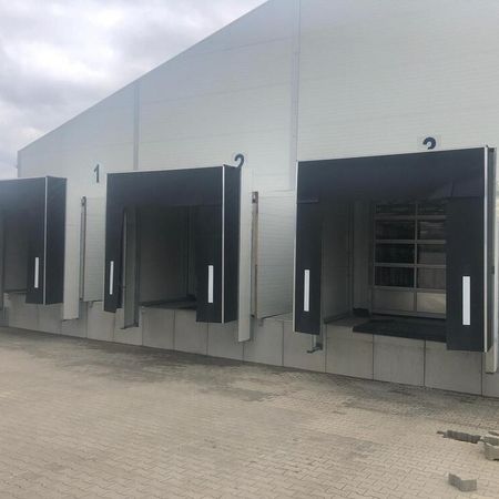 Torabdichtungen für Lkw-Verladerampen, schwarz