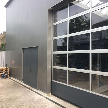 Alpha Bodensektion, microprofiliert, RAL 7016 Anthrazitgrau, großflächig verglast