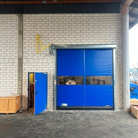 BMP Schnelllauftor, RAL 5010, 3000 x 3100 mm mit Zugschalter innen und außen