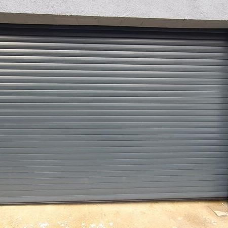 Rolltor nach Maß, RAL 7016, 4150 x 2700 mm