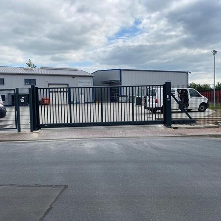 BALU Hofschiebetoranlage, RAL 7016 MATT, 6000 x 2000 mm