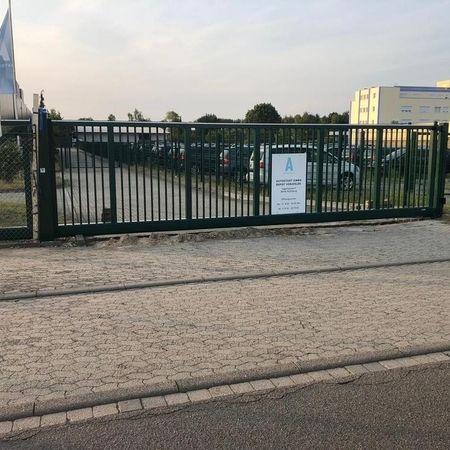 BALU Hofschiebetoranlage, elektrisch, 8000 x 2100 mm, RAL 6005 Moosgrün