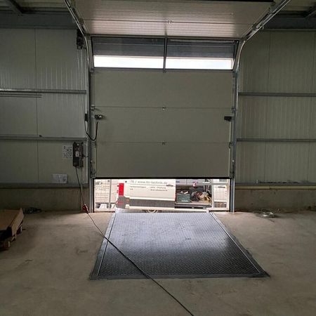 Hörmann Verladerampe RAL 7016 HTL